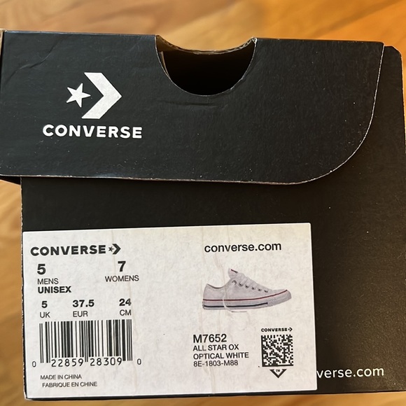 Converse chuck Taylor all star- size 7 women’s or 5 men’s - Picture 3 of 12